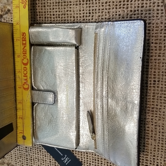 INC Womens metallic gold crossbody clutch with gold shoulder length chain. - Picture 3 of 6